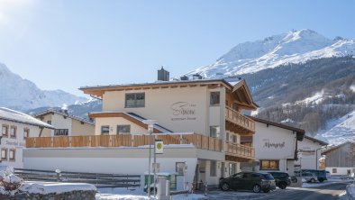 Haus Simone in winter with mountain view