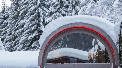 kartnaller_neustift_sauna_außen_schnee_hoch