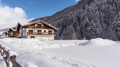 Haus_Bergleben_Gerlos_60_Haus_aussen_Winter_1