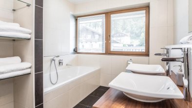 Bathroom with bathtub