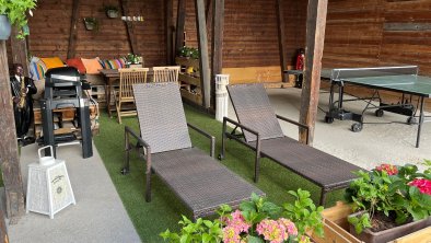 Tischtennis, Lounge und Grill