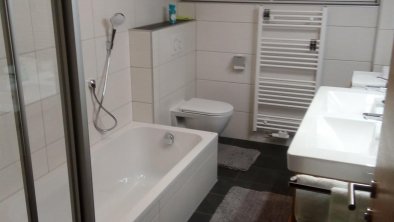 Wohnung groß Badezimmer