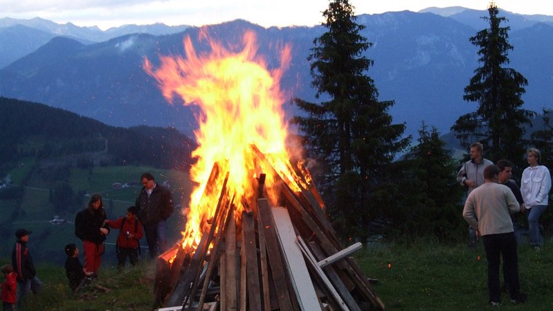 Summer Solstice Fire atop Markbachjoch, © TVB Wildschönau