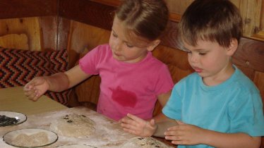 Beim Brot backen