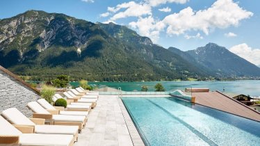 Sky Pool mit tollem Blick zum Achensee, © Das Karwendel