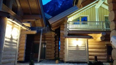 Chalet bei Nacht