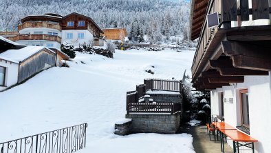 slope behind the house: ski in & out