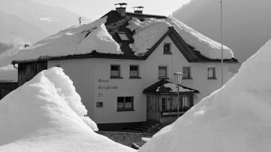 Winteransicht_Haus_Bergfriede