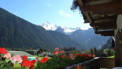 Balkonblick zum Ahornspitz