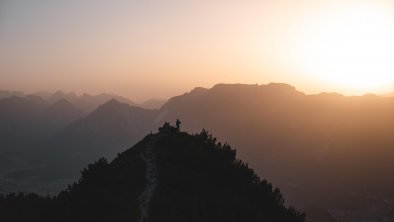 Bank am Gratlspitz Gipfel Sonnenuntergang Alpbach, © Alpbachtal Tourismus