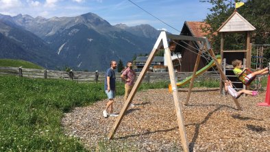 Kinderspielplatz Schaukel Niederthai im Ötztal