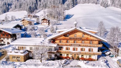 Winterbild-Landgasthof-Dorf