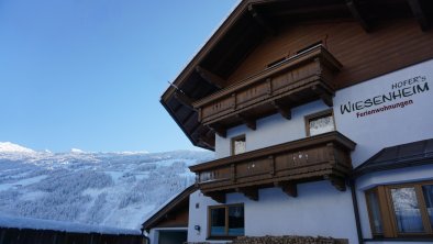 Hofers Wiesenheim during winter