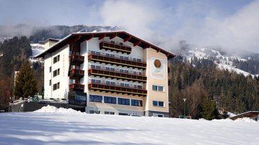 Hotel_Hubertus_Hochfuegenstrasse_135_Fuegen_02_202