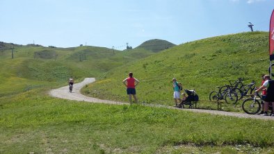 Wanderweg + Fahrradeweg Spieljoch