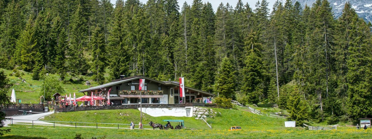 The Wildmoosalm hut lies on the trail around the Brunschkopf mountain, © TVB Region Seefeld