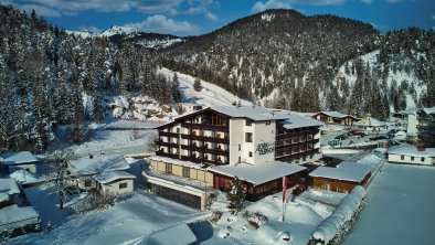 Winteransicht Hotel mit Umgebung