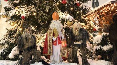 Devilish figures called “Krampus” and Saint Nicholas will visit at the Christmas Market of Seefeld in early December, © Region Seefeld