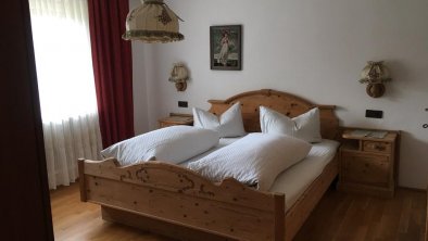 Haus Gerlinde Schernthaner - sonniges Schlafzimmer mit Couch