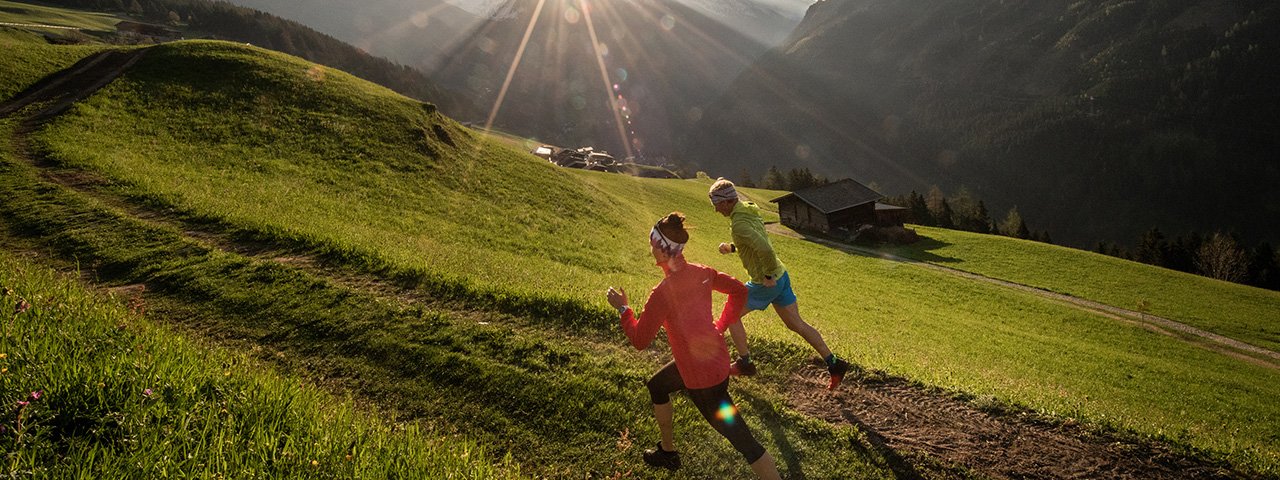 Along the way, trail runners will be treated to spectacular views of Mayrhofen’s iconic summits and peaks and Upper Zillertal Valley’s unmistakable high-alpine terrain, © Dominic Ebenbichler