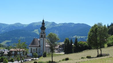 Blcik auf Oberau Sommer während der Heuernte Somme