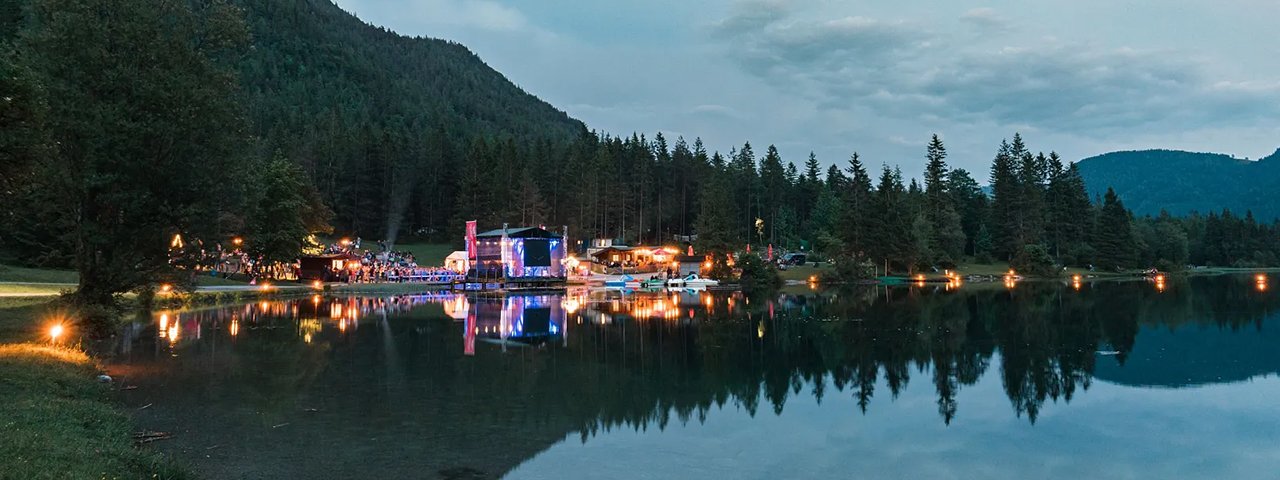 St. Ulrich’s concerts by the lake occur on the shores of Pillersee Lake, © TVB Kitzbüheler Alpen - Pillerseetal