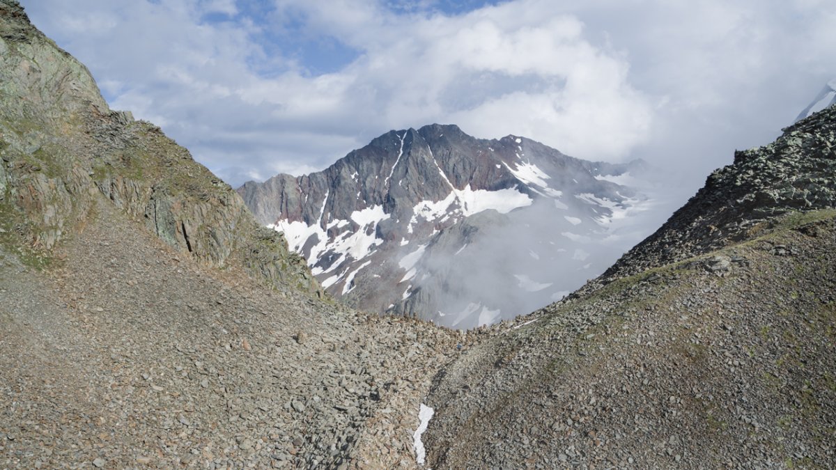 Peiljoch ridge seen from the air