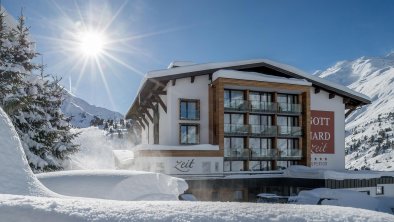 Winterfassade Hotel Gotthard-Zeit