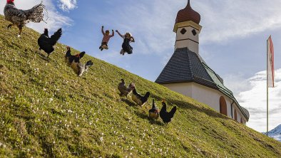 Zwieselsteiner Kirchlein mit übermütigen A und L