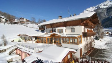 Pension Ladestatthof in winter