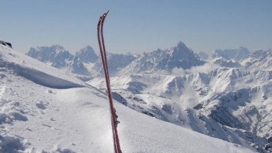 Schitour in unberührter Landschaft