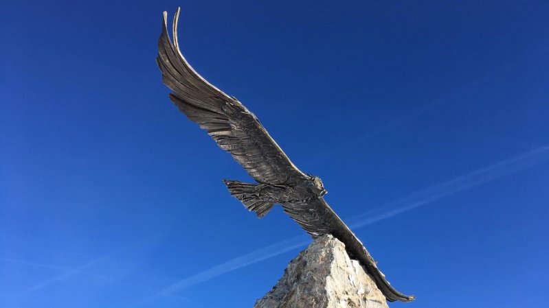 Sculpture of a bearded vulture at the top of the Masnerkopf mountain, © Serfaus-Fiss-Ladis Marketing GmbH