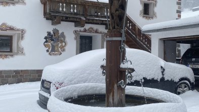 Brunnen mit Landhaus Walch, © Dr. Walch