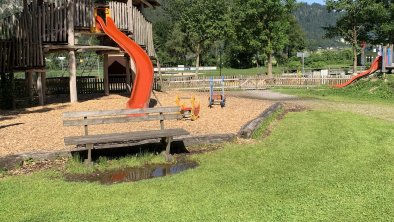 Spielplatz Schlitters, neben Schlitterer See