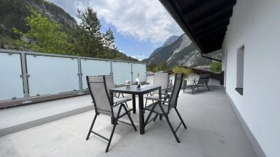 Roof Terrace with Mountain View, © Haus Tholler