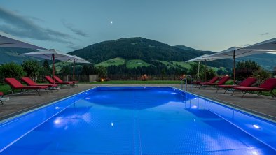 Hotel mit Pool und Panoramablick, © Alpbacherhof