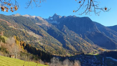 Acherkogel von Oetzerau aus im Herbst, © Johannes Türtscher