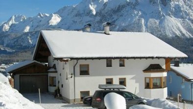 unser Parkplatz direkt beim Haus