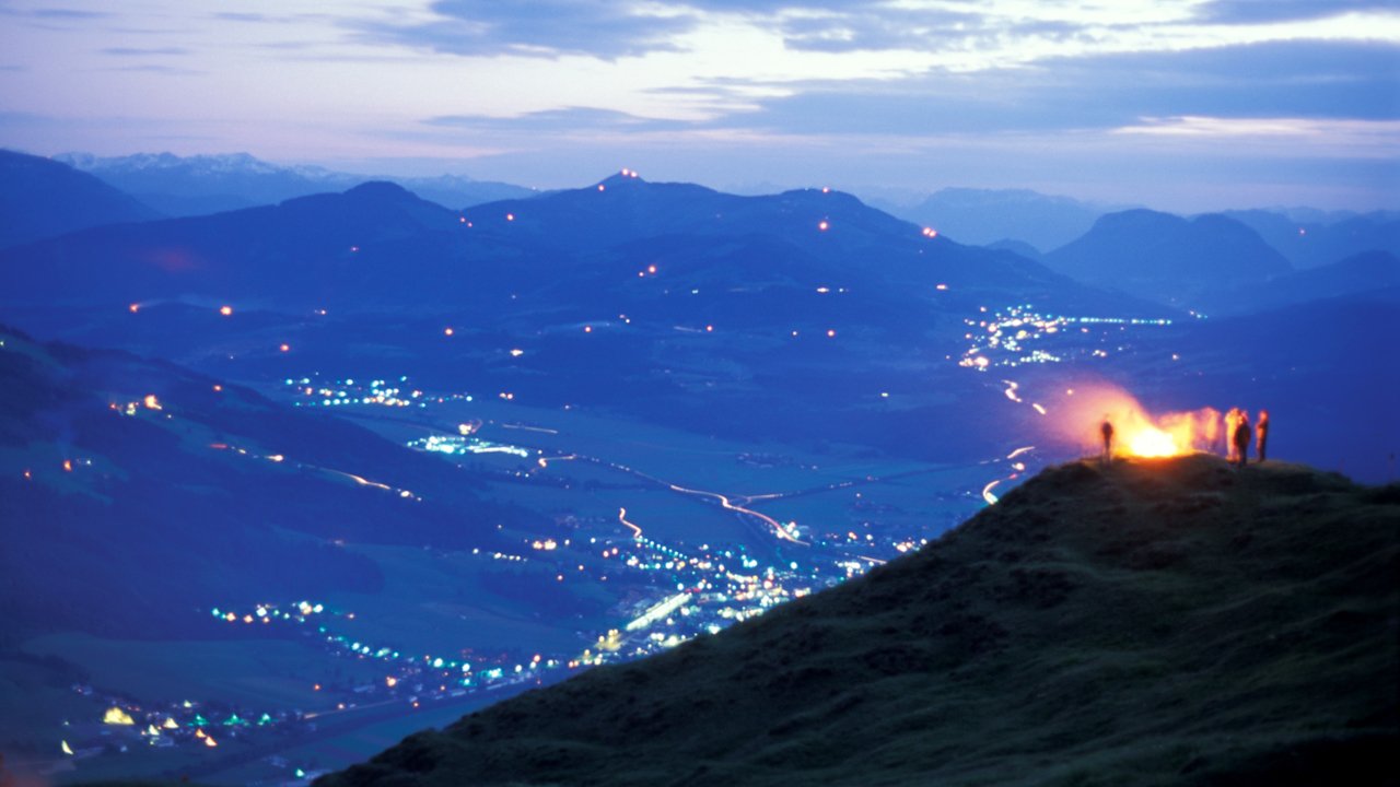 Solstice Fires in the Kitzbühel Alps, © Albin Niederstrasser