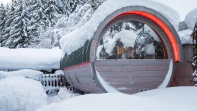 kartnaller_neustift_sauna_außen_schnee_quer_seitli