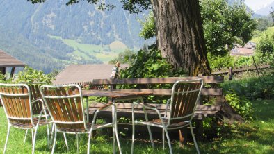 Unter der Linde im Garten, © Familie Inderster