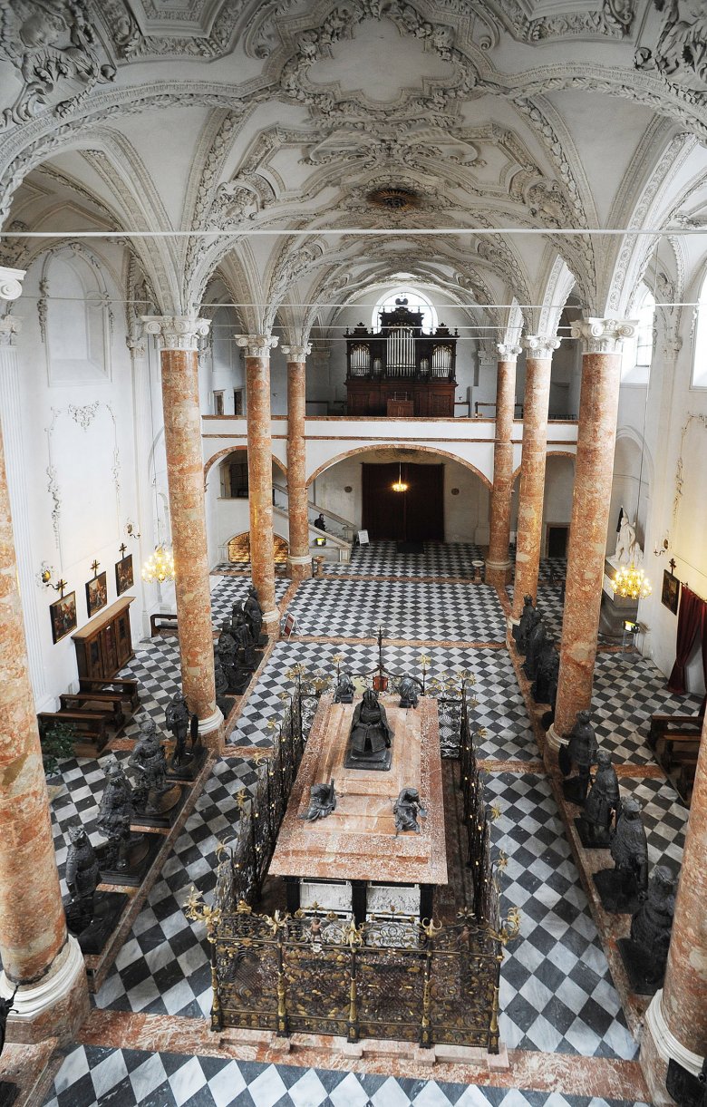 It&rsquo;s dark and cold inside: Court Church in Innsbruck
, © Tirol Werbung, Bernhard Aichner