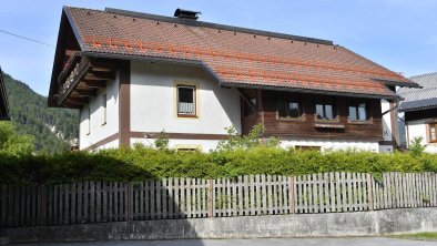 Hausansicht Sommer Haus Hildesheim Scharnitz, © Anton Hiltpolt