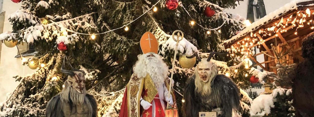 Devilish figures called “Krampus” and Saint Nicholas will visit at the Christmas Market of Seefeld in early December, © Region Seefeld