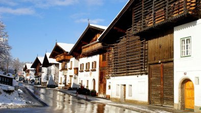 Schusterhof Winter an der Dorfstraße Mutters