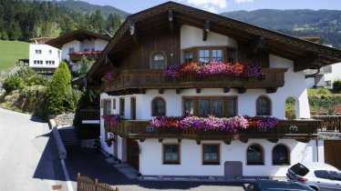 Haus im Sommer