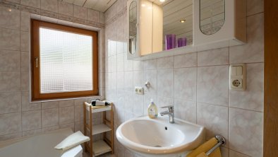 Haus_Gugglberger_Austrasse_28_Ellmau_Badezimmer_1