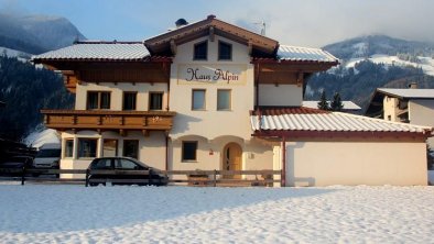 Haus Alpin im Winter