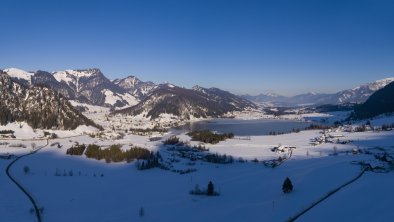 Kaiserwinkl-Urlaub-Landschaft-Walchsee-Winter