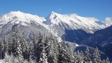 Aussicht auf die Bergwelt - Bild 3